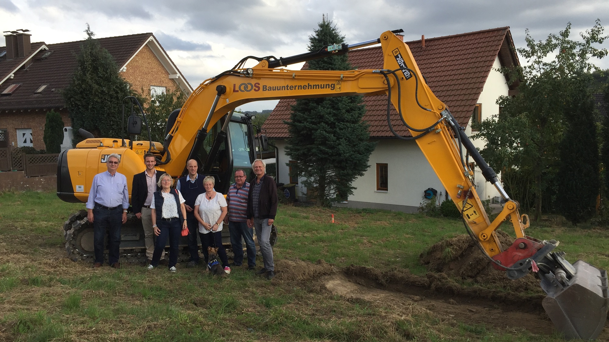 Du betrachtest gerade Schön leben und wohnen am Historischen Hauberg – Spatenstich in Kreuztal. Ein weiteres innovatives Projekt!