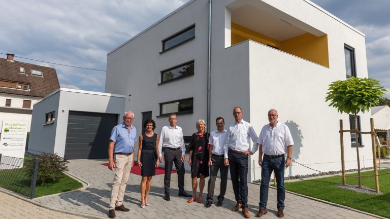 Mehr über den Artikel erfahren Musterhaus „Lebenswert-Deichwald“ feierlich eröffnet!